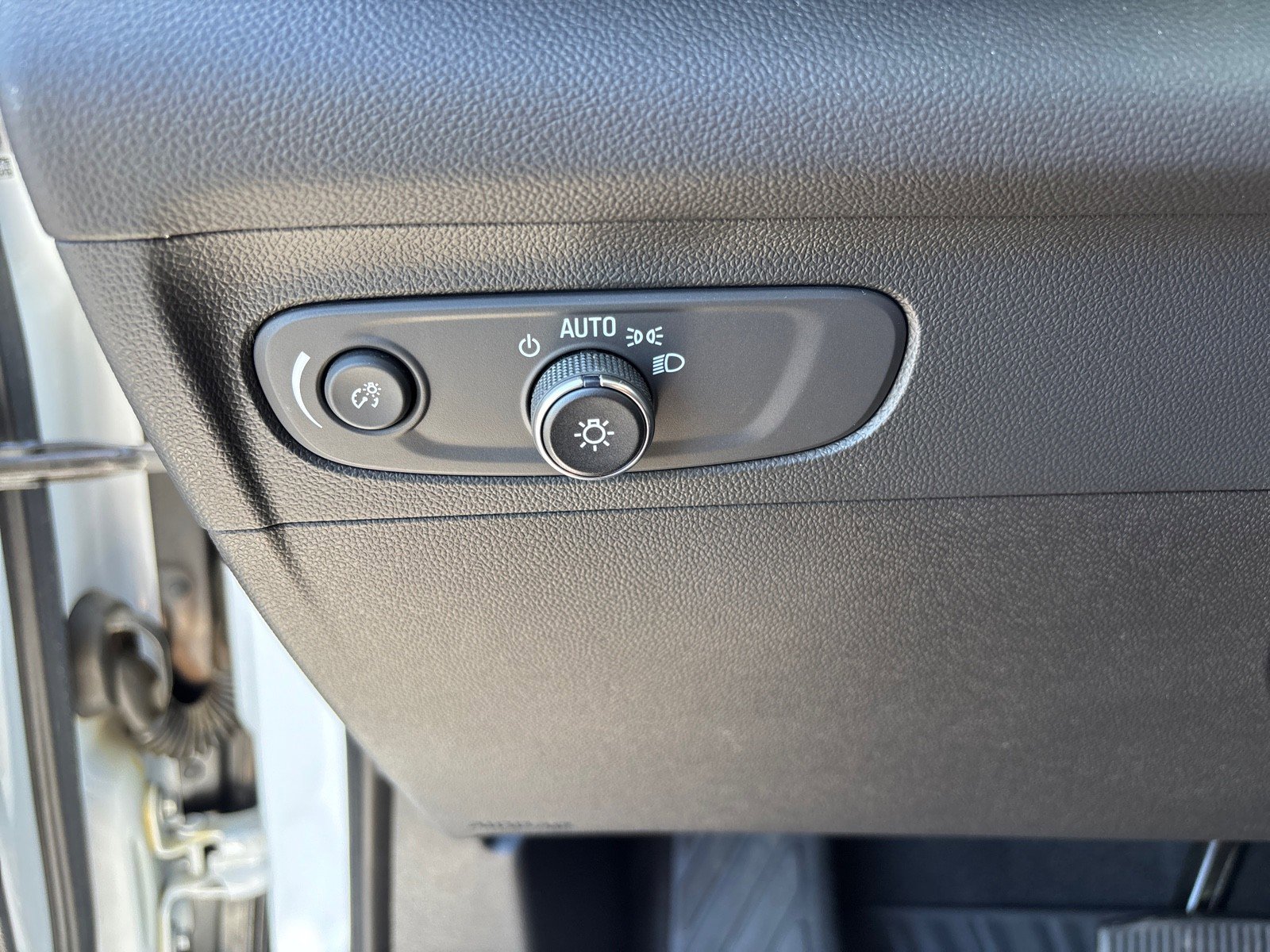 Certified 2022 Buick Envision Preferred FWD image 16