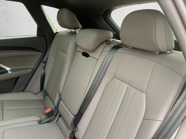 Used 2025 Audi Q5 Premium w/ Premium Plus AWD/4WD image 14