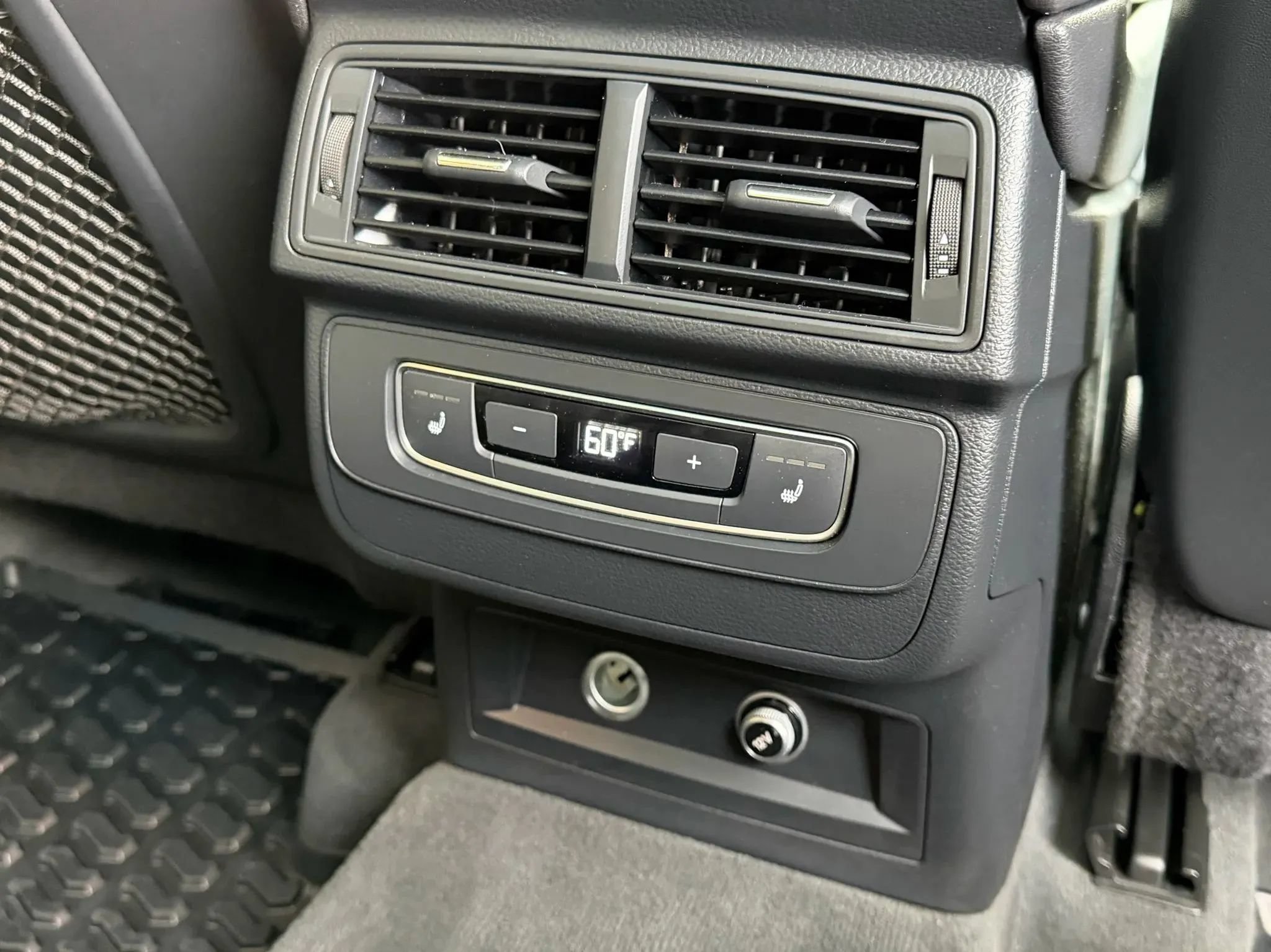 Used 2018 Audi Q7 3.0T Premium Plus AWD/4WD image 16