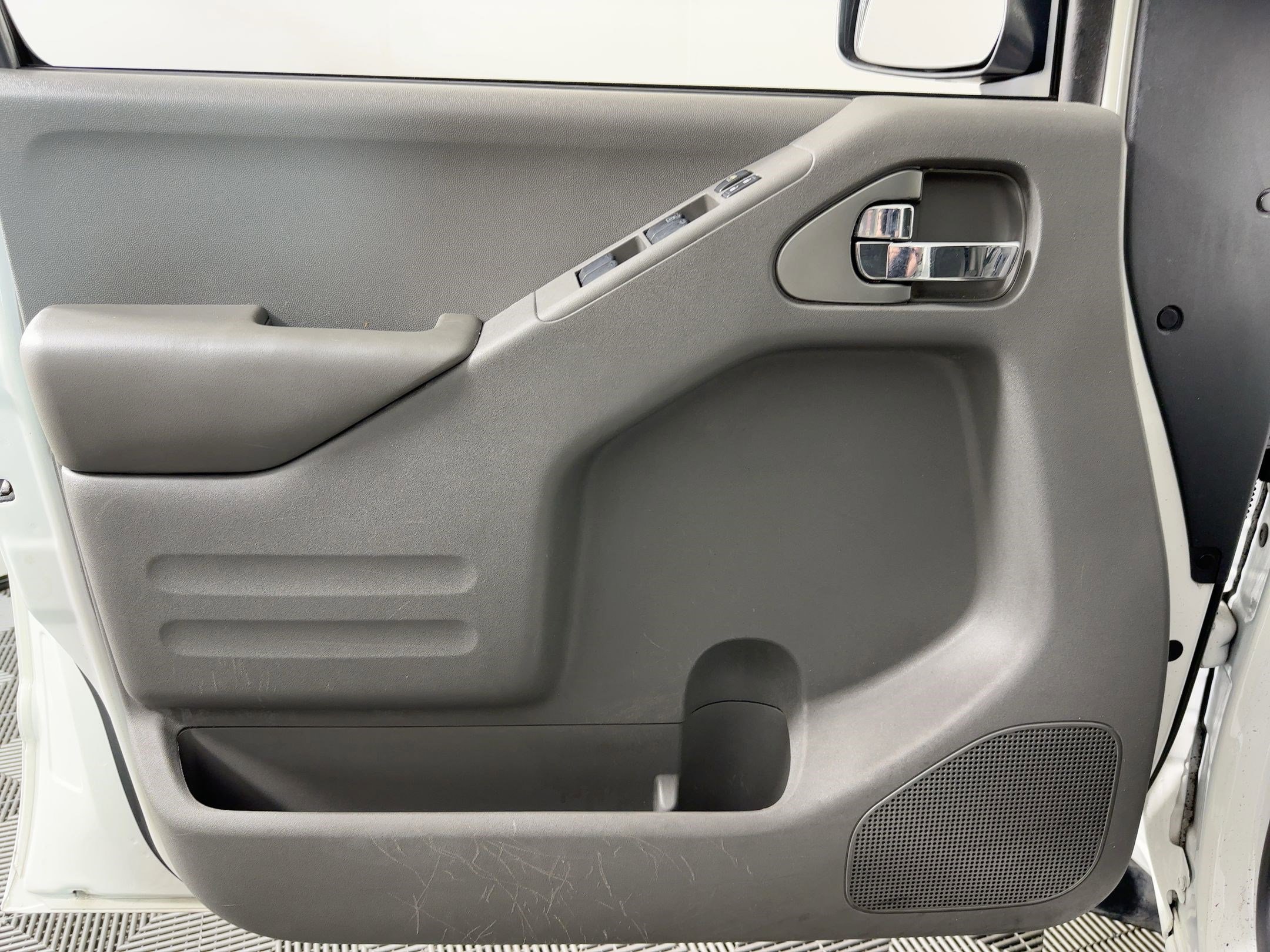 Used 2021 Nissan Frontier SV image 17