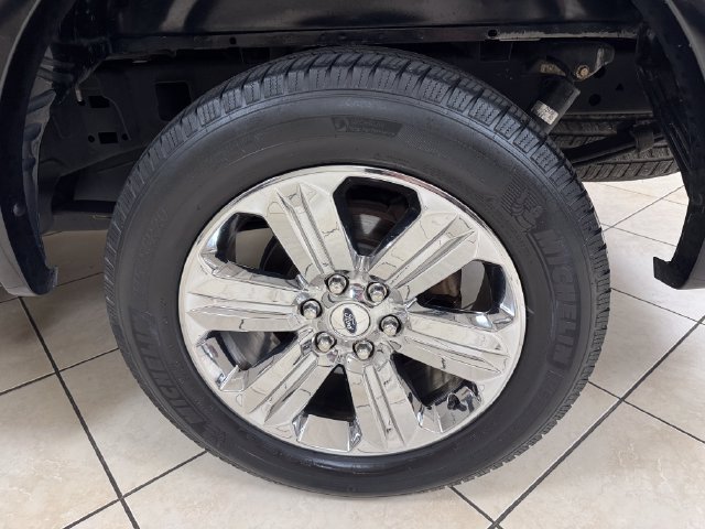 Used 2018 Ford F150 Lariat w/ Equipment Group 502A Luxury RWD image 23