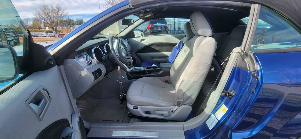 Used 2007 Ford Mustang Premium image 5
