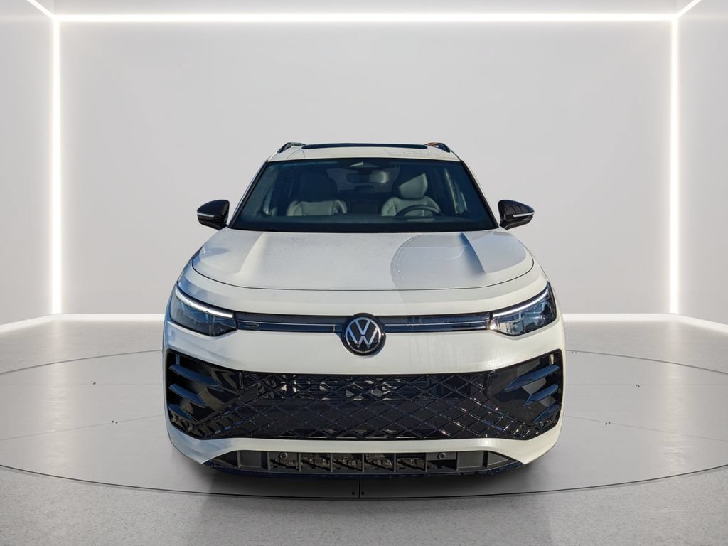 New 2026 Volkswagen Tiguan SE R-Line FWD image 8