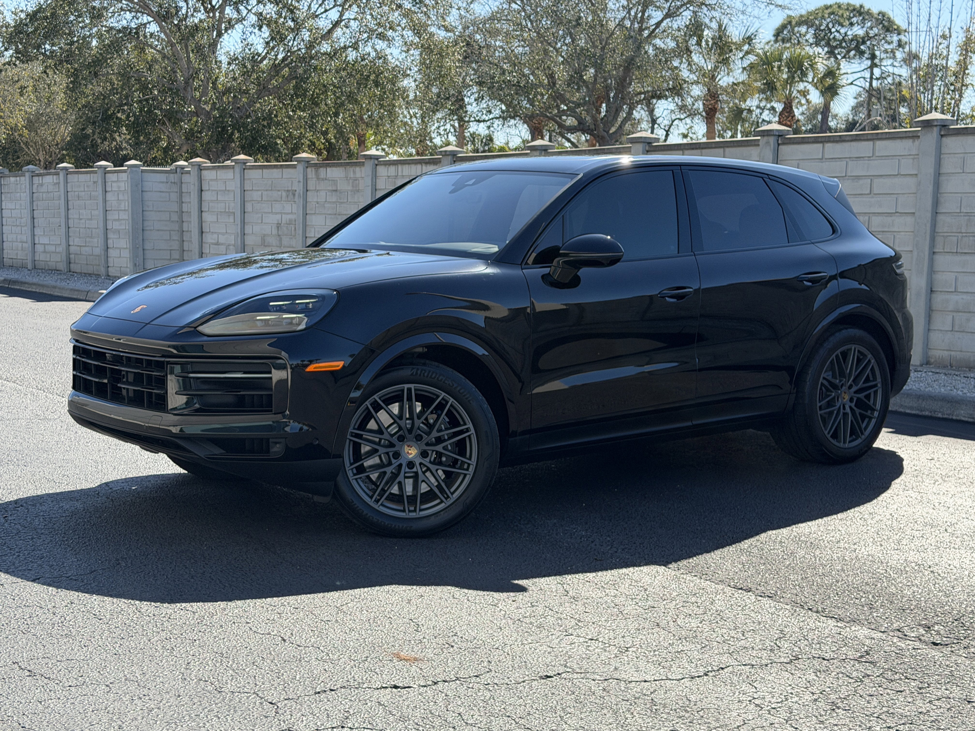 Certified 2024 Porsche Cayenne S image 1