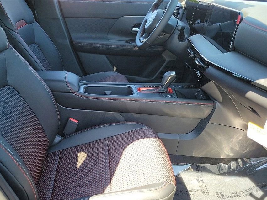 New 2026 Nissan Kicks SR FWD image 18
