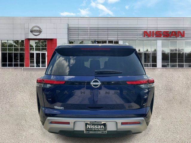 Certified 2024 Nissan Pathfinder SL w/ SL Premium Package FWD image 3