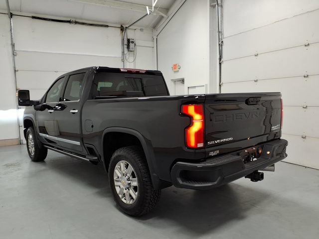 Used 2026 Chevrolet Silverado 2500 High Country w/ High Country Premium Package AWD/4WD image 5