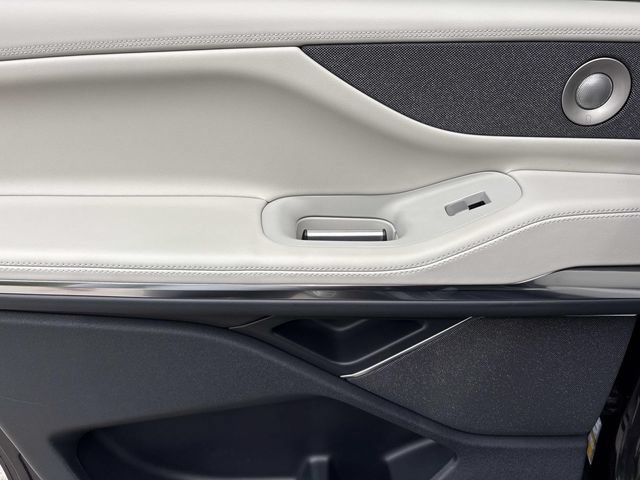 New 2026 Lincoln Navigator L Reserve AWD/4WD image 19