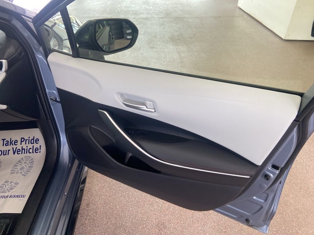 Used 2024 Toyota Corolla SE w/ SE Convenience Package FWD image 19