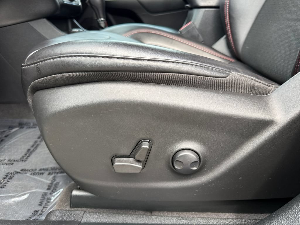 Used 2022 Jeep Cherokee Trailhawk AWD/4WD image 10