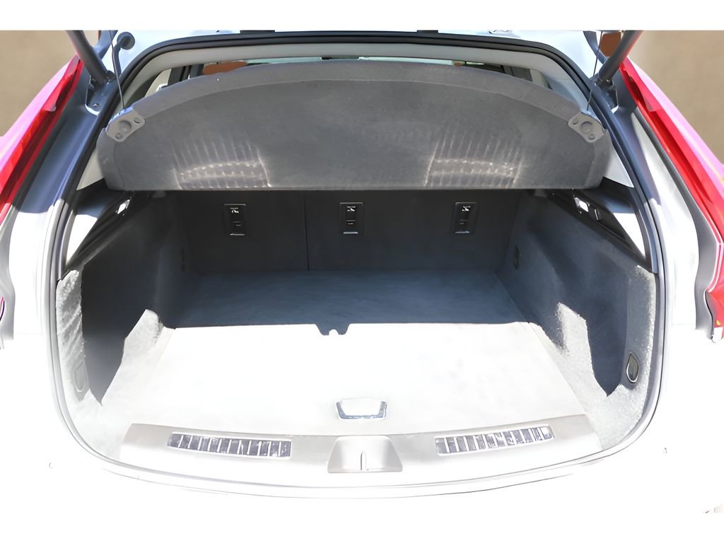 Used 2019 Cadillac XT4 Premium Luxury w/ Technology Package image 15