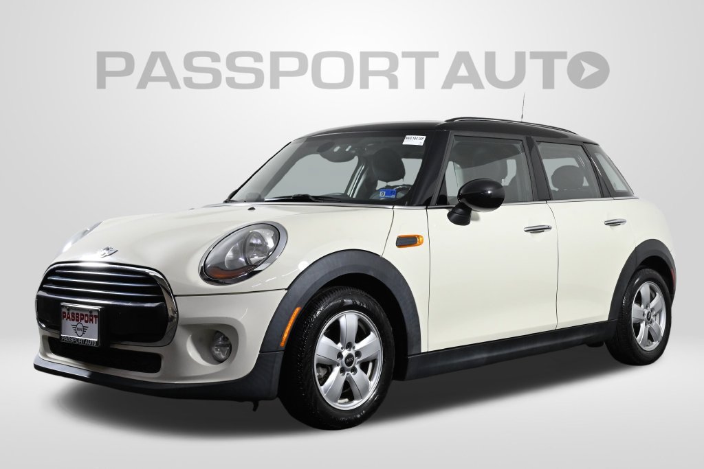 Used 2017 MINI Cooper 4-Door Hardtop FWD image 1