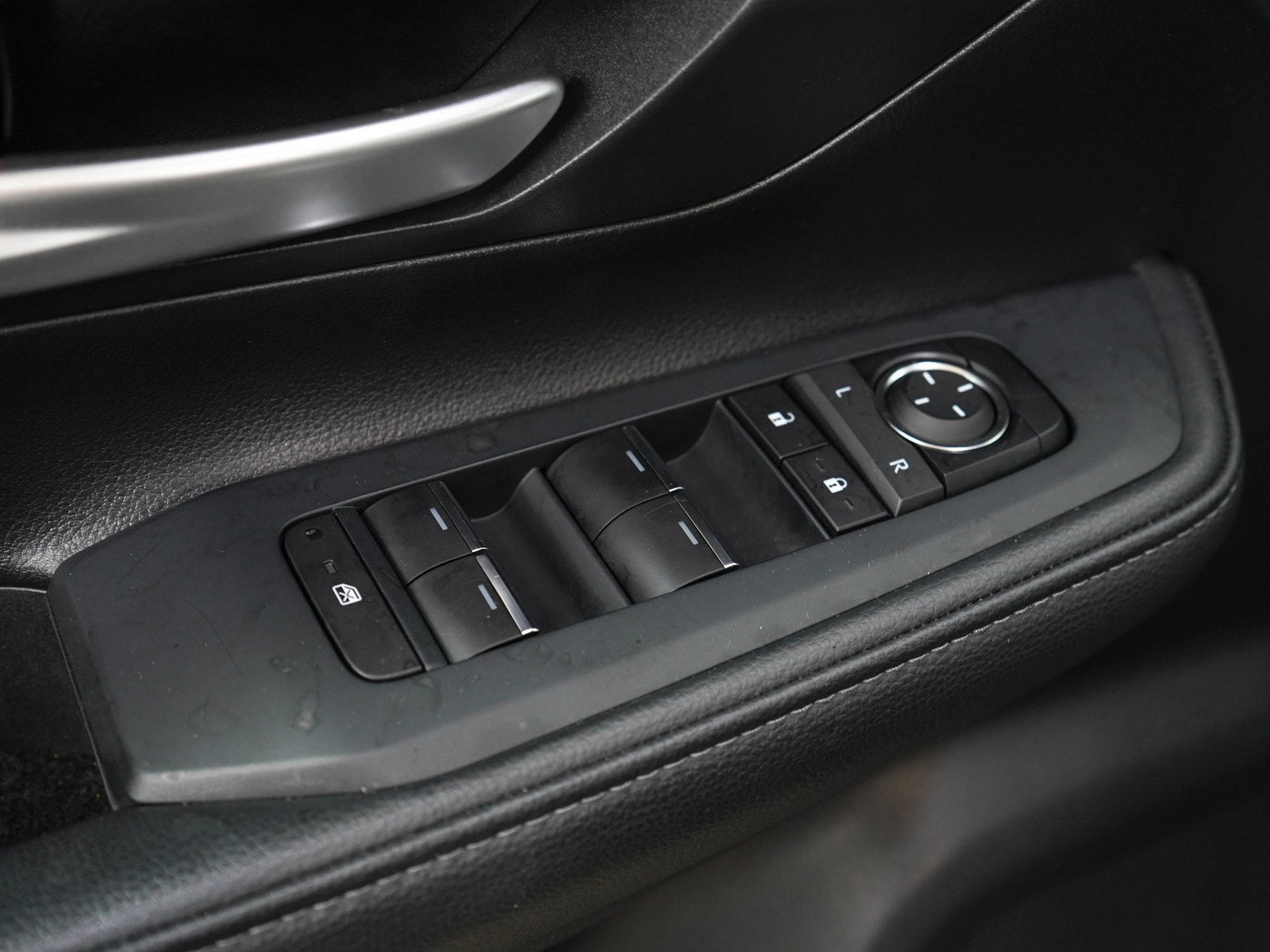 Used 2025 Toyota Grand Highlander AWD image 25