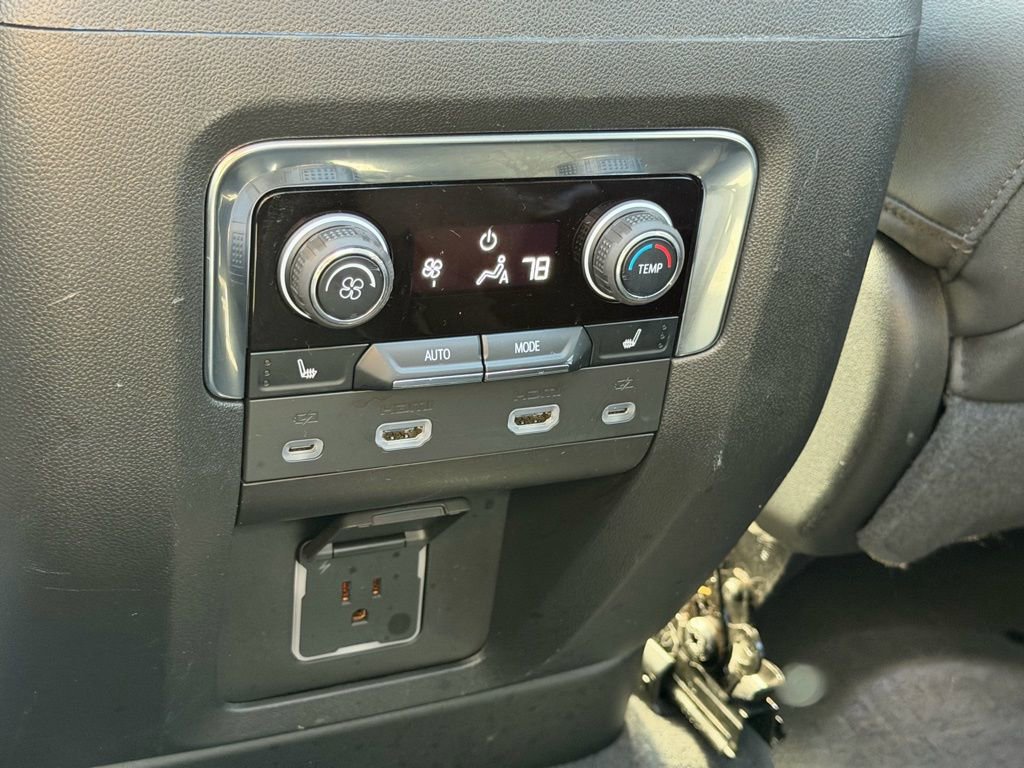 Used 2023 Chevrolet Tahoe Premier w/ Advanced Technology Package RWD image 23