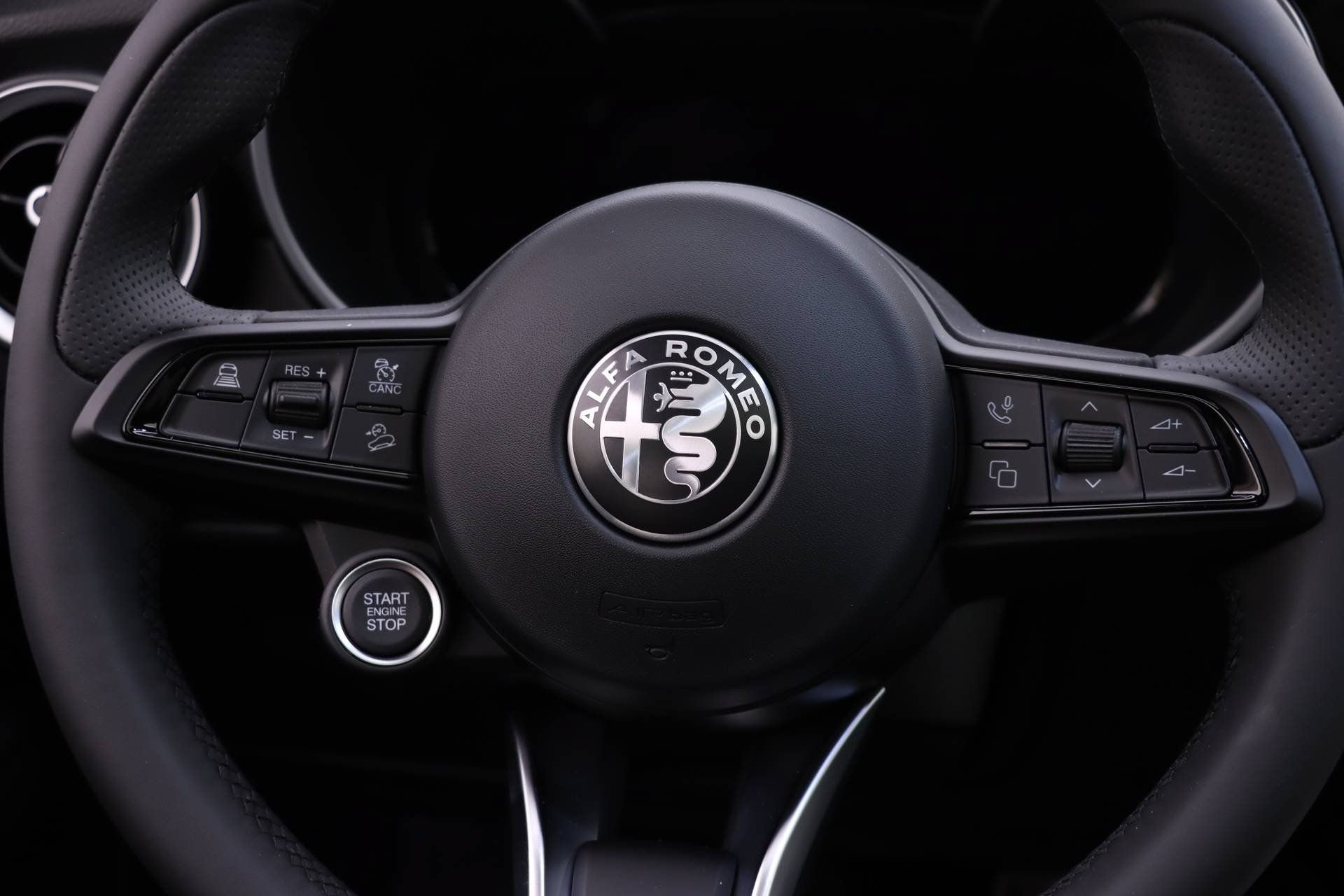 New 2024 Alfa Romeo Stelvio Ti AWD/4WD image 14