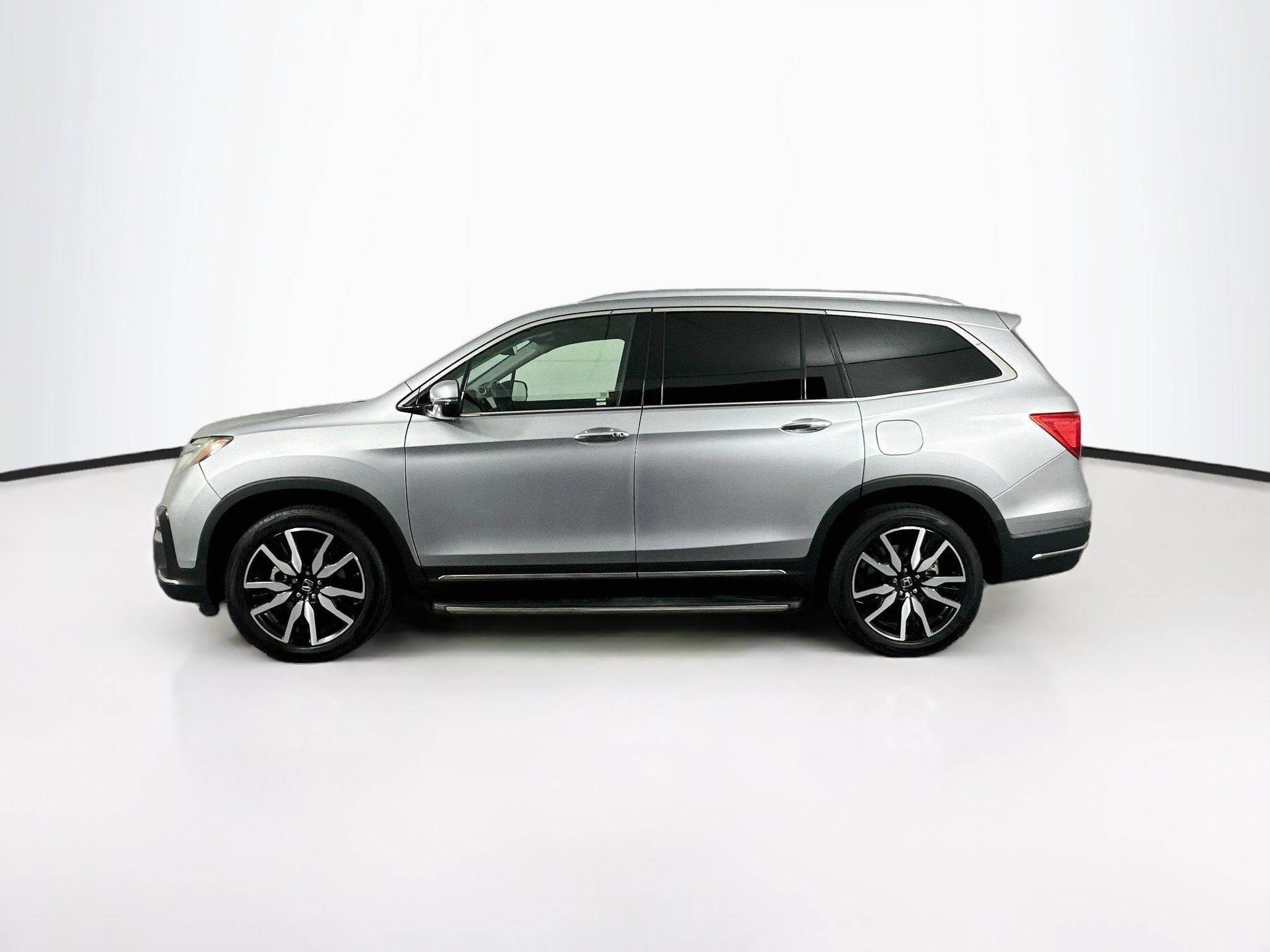 Used 2019 Honda Pilot Elite image 4