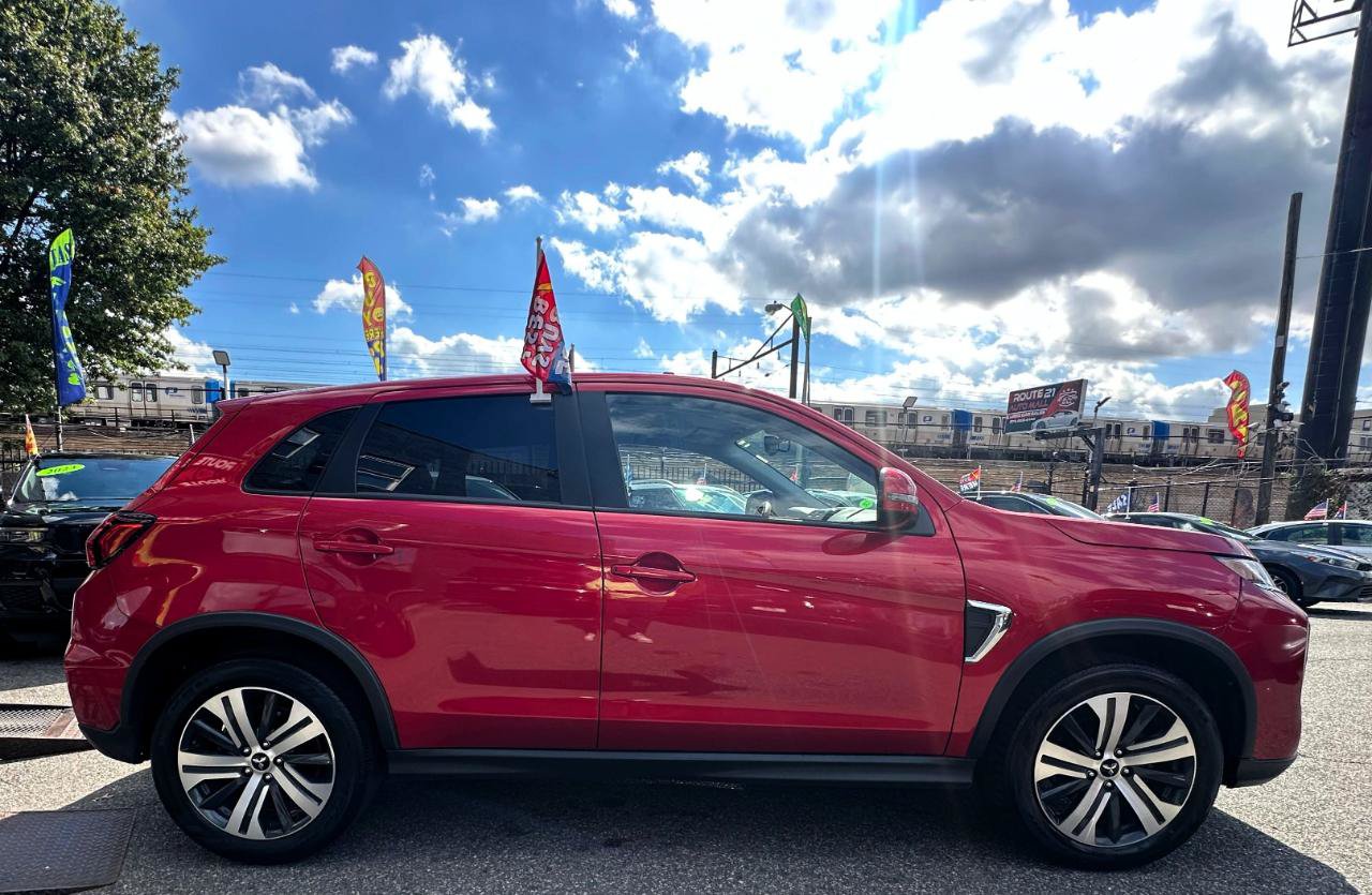 Used 2025 Mitsubishi Outlander Sport LE AWD/4WD image 3