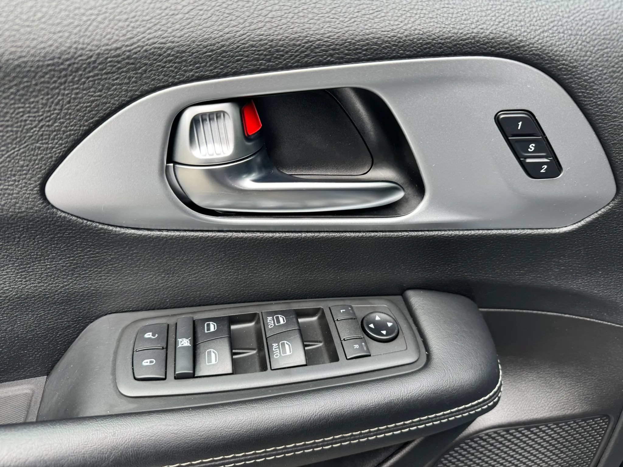 Used 2021 Chrysler Pacifica Touring-L w/ S Appearance Package FWD image 40