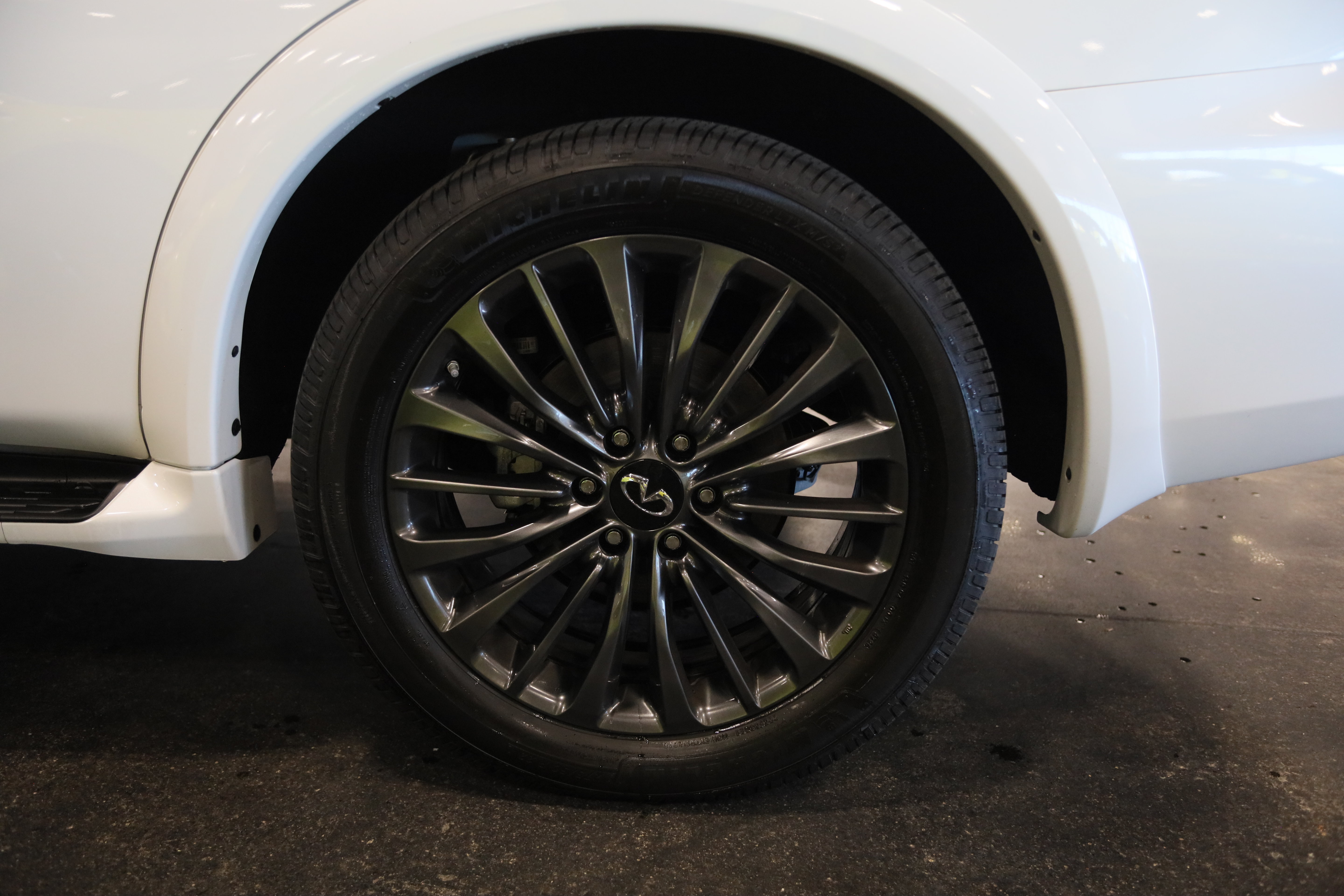Used 2024 INFINITI QX80 Sensory w/ Cargo Package AWD/4WD image 12