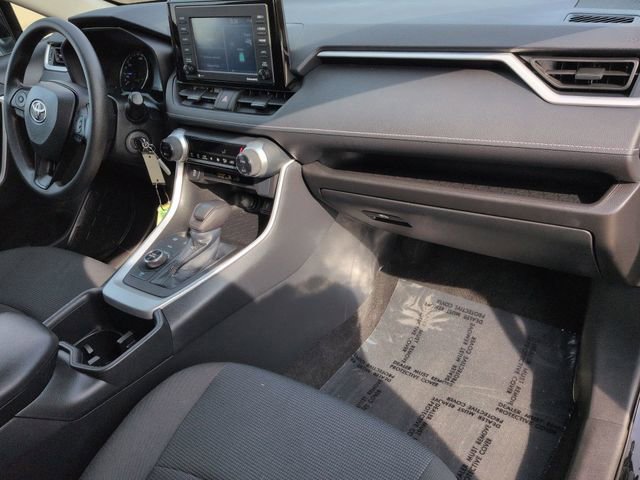 Certified 2022 Toyota RAV4 LE AWD/4WD image 29