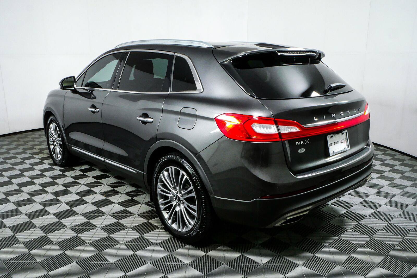 Used 2018 Lincoln MKX Reserve w/ Lincoln MKX Climate Package FWD image 29