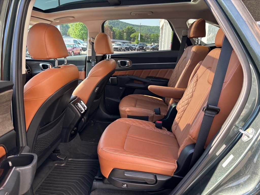 Used 2022 Kia Sorento SX Prestige w/ Rust Color Package AWD/4WD image 11