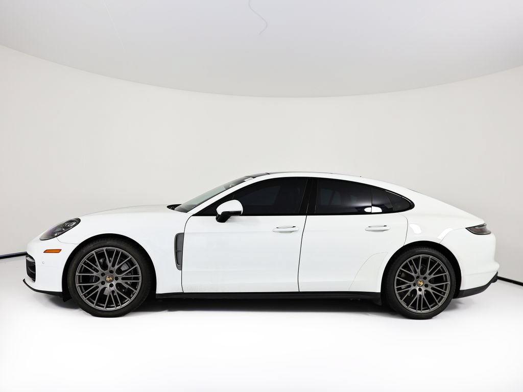 Used 2022 Porsche Panamera image 2
