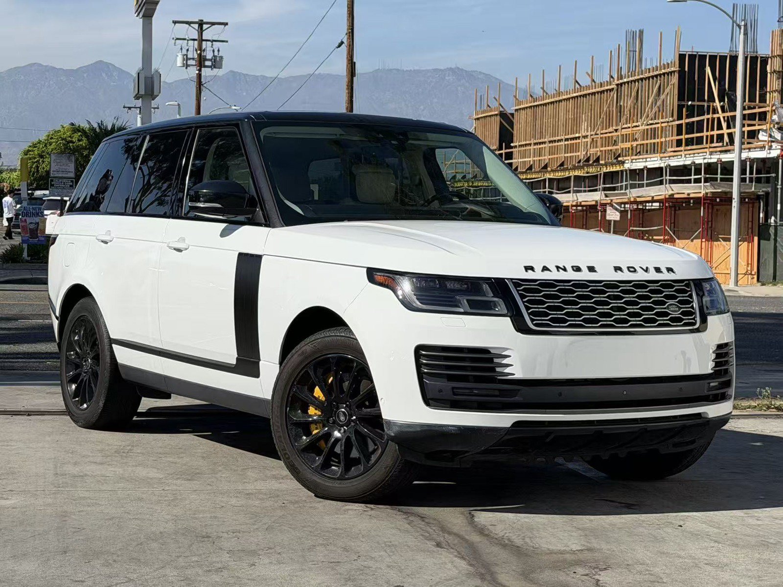 Used 2019 Land Rover Range Rover HSE AWD/4WD image 4