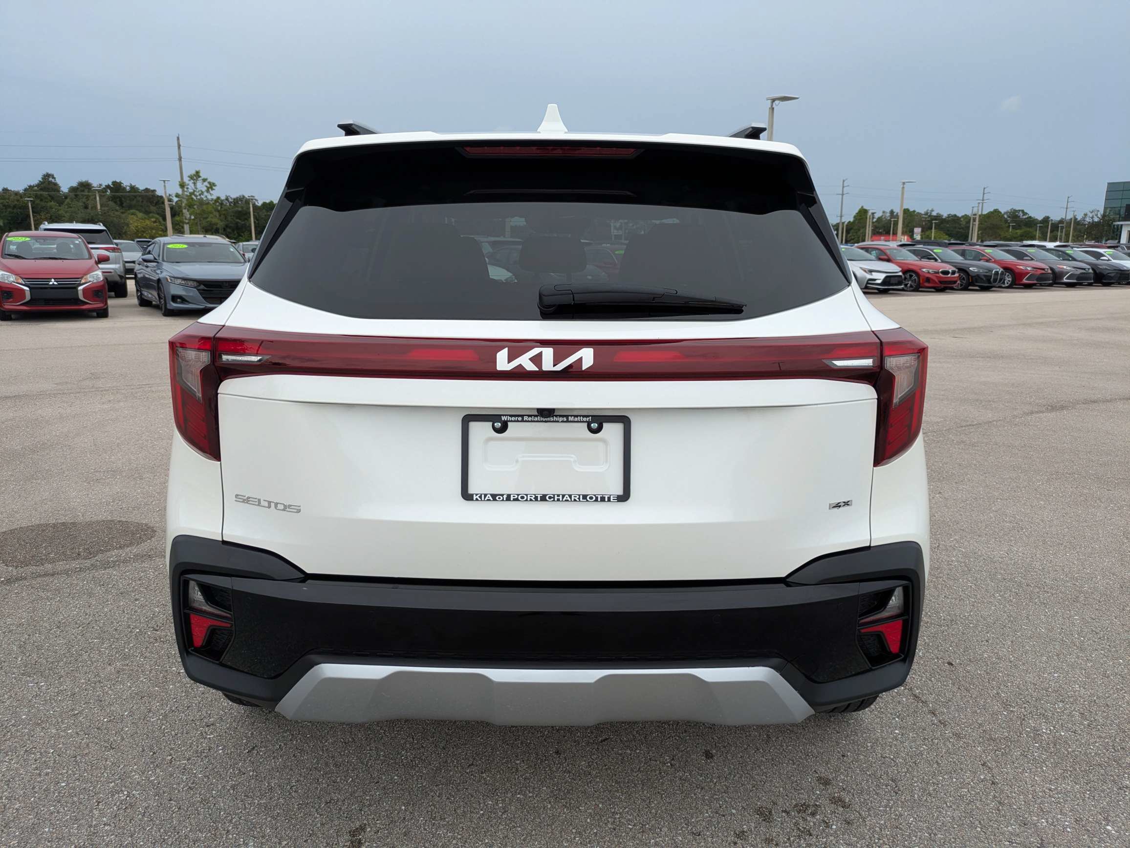 Certified 2025 Kia Seltos EX w/ EX Sunroof Package AWD/4WD image 5