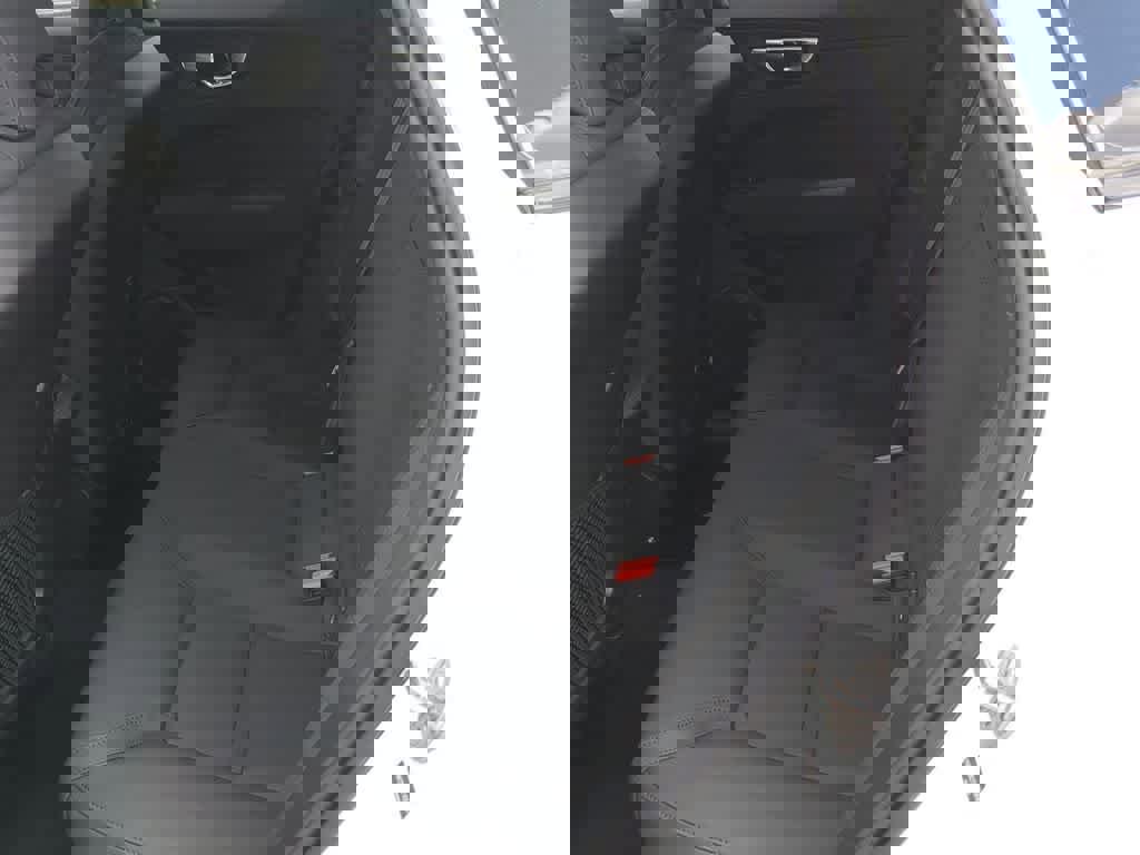 New 2026 Volvo XC60 B5 Plus w/ Protection Package Premier image 19