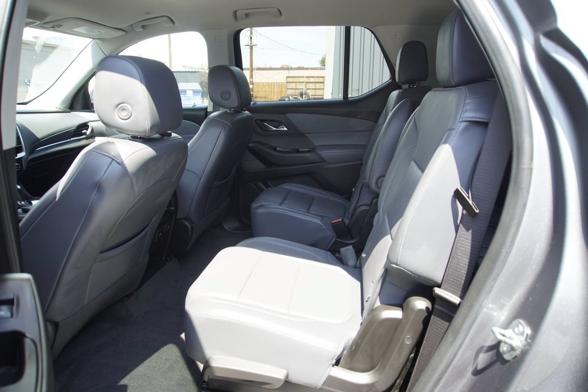 Used 2019 Chevrolet Traverse LT w/ LT Premium Package AWD/4WD image 13