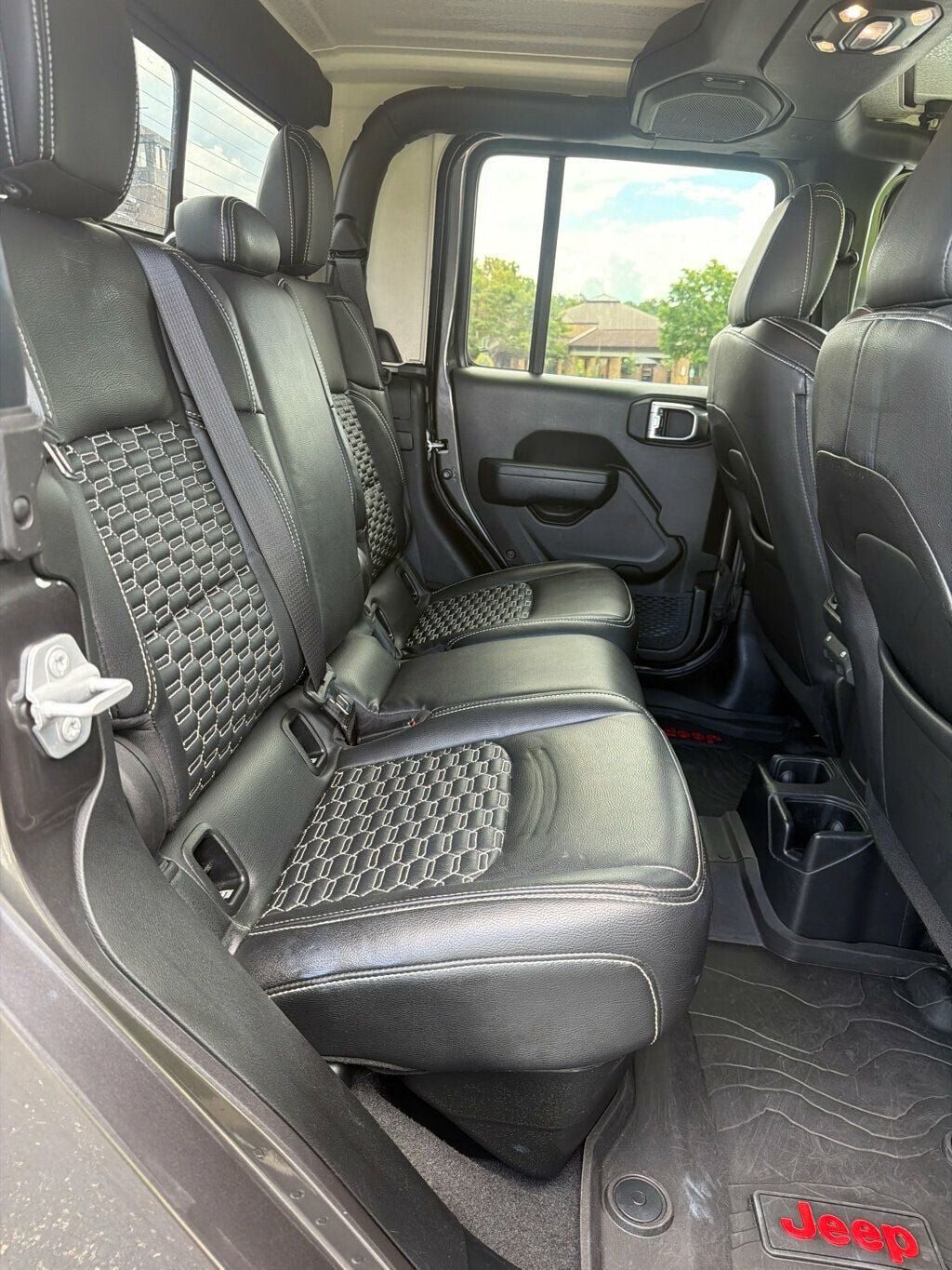 Used 2022 Jeep Gladiator Sport AWD/4WD image 15