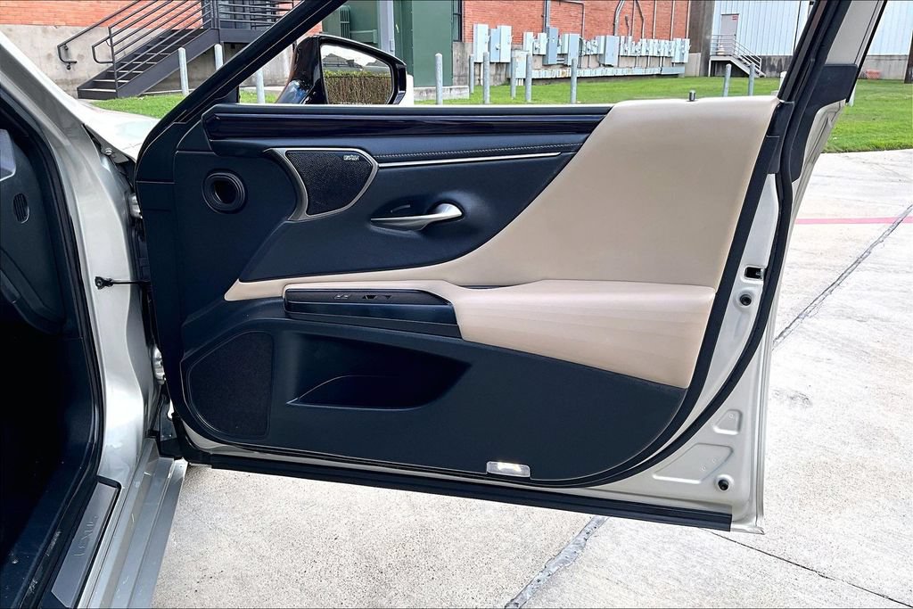 Used 2020 Lexus ES 350 w/ Accessory Package 2 FWD image 25
