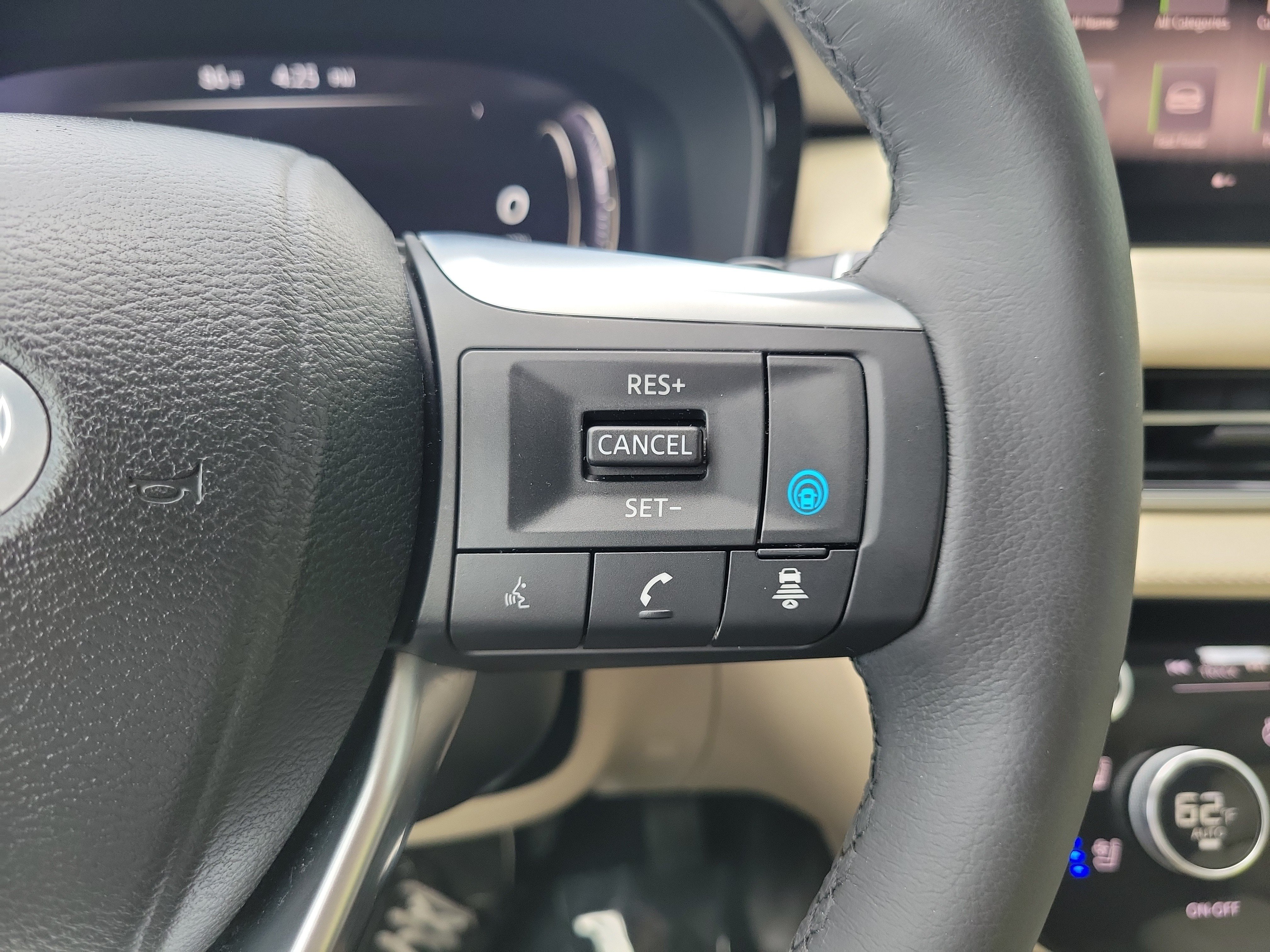 Certified 2023 INFINITI QX60 Luxe w/ Cargo Package FWD image 29