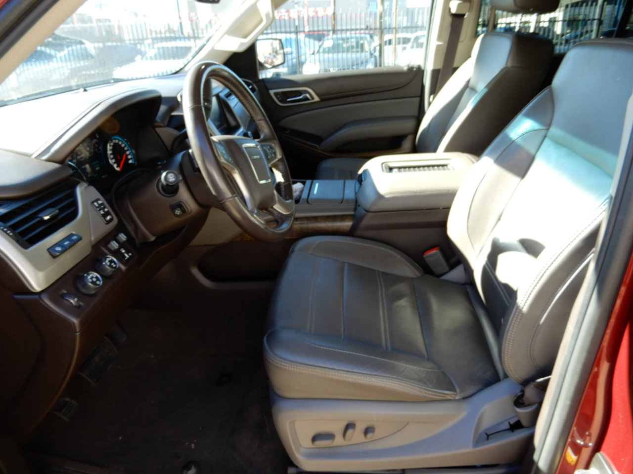 Used 2018 GMC Yukon Denali image 11