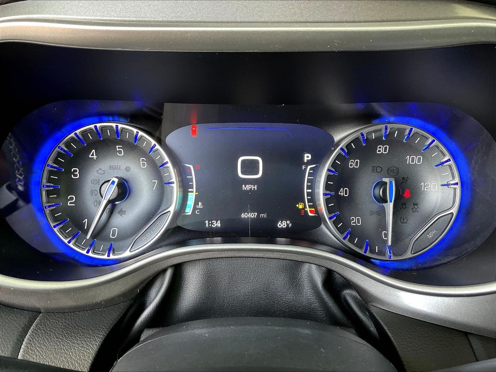 Used 2024 Chrysler Pacifica Touring-L FWD image 13