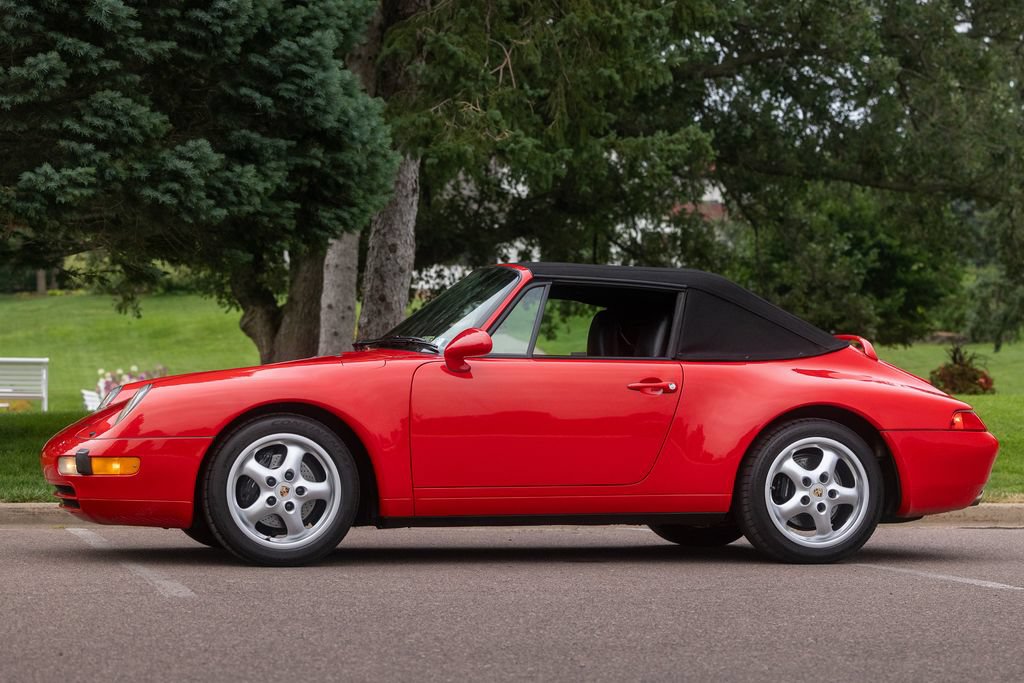 Used 1995 Porsche 911 Carrera RWD image 16
