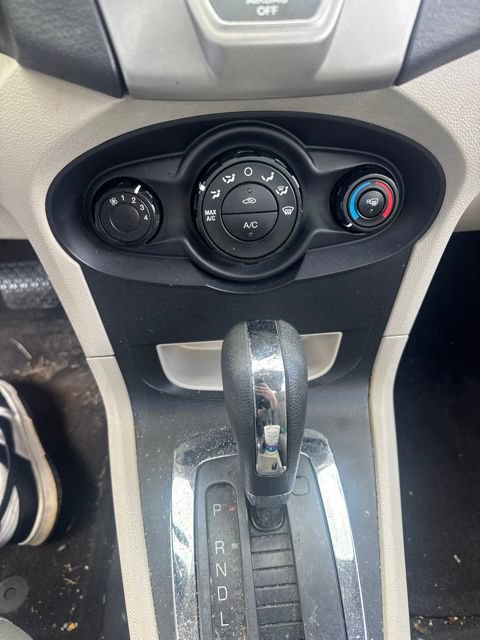 Used 2012 Ford Fiesta SE FWD image 25