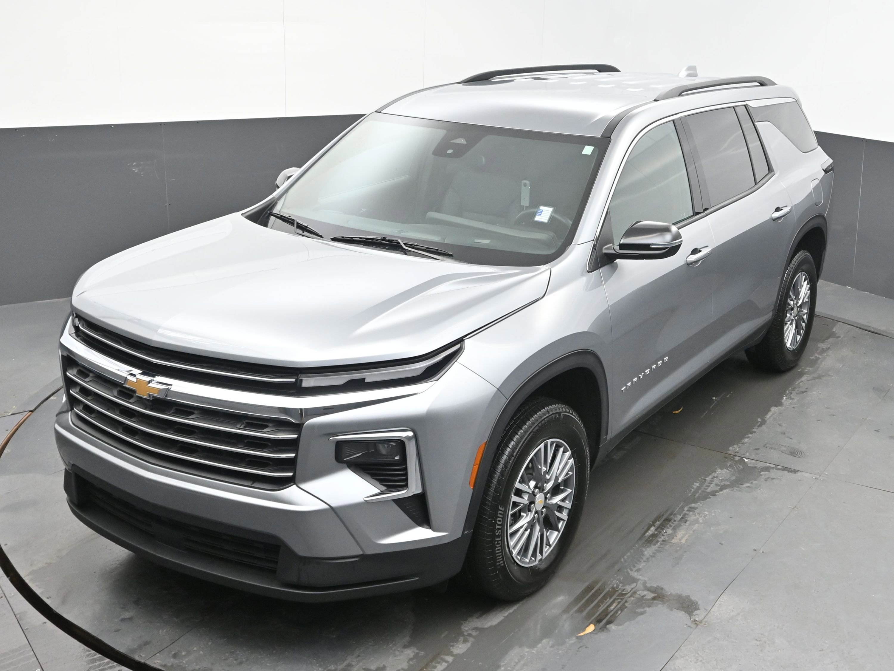 Used 2025 Chevrolet Traverse LT image 21