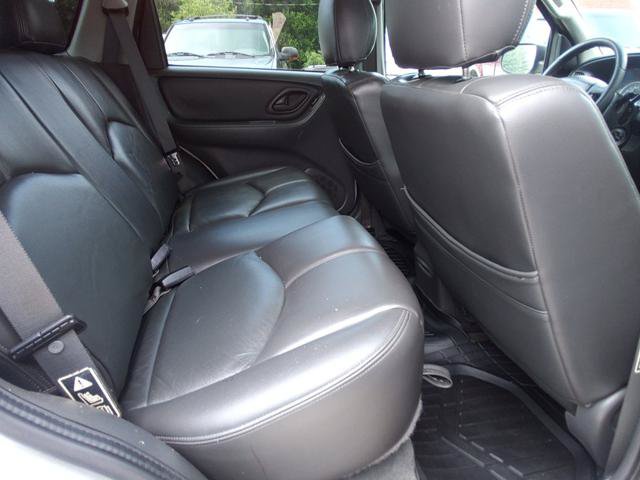 Used 2004 MAZDA Tribute LX w/ Luxury Pkg FWD image 15