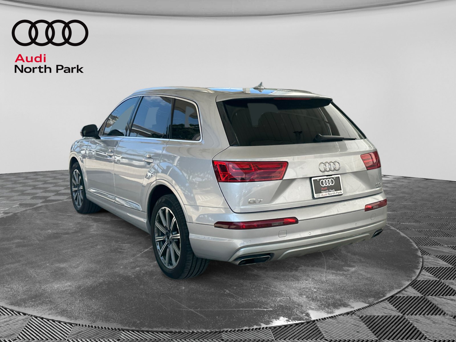 Used 2017 Audi Q7 3.0T Prestige w/ Prestige Package AWD/4WD image 3