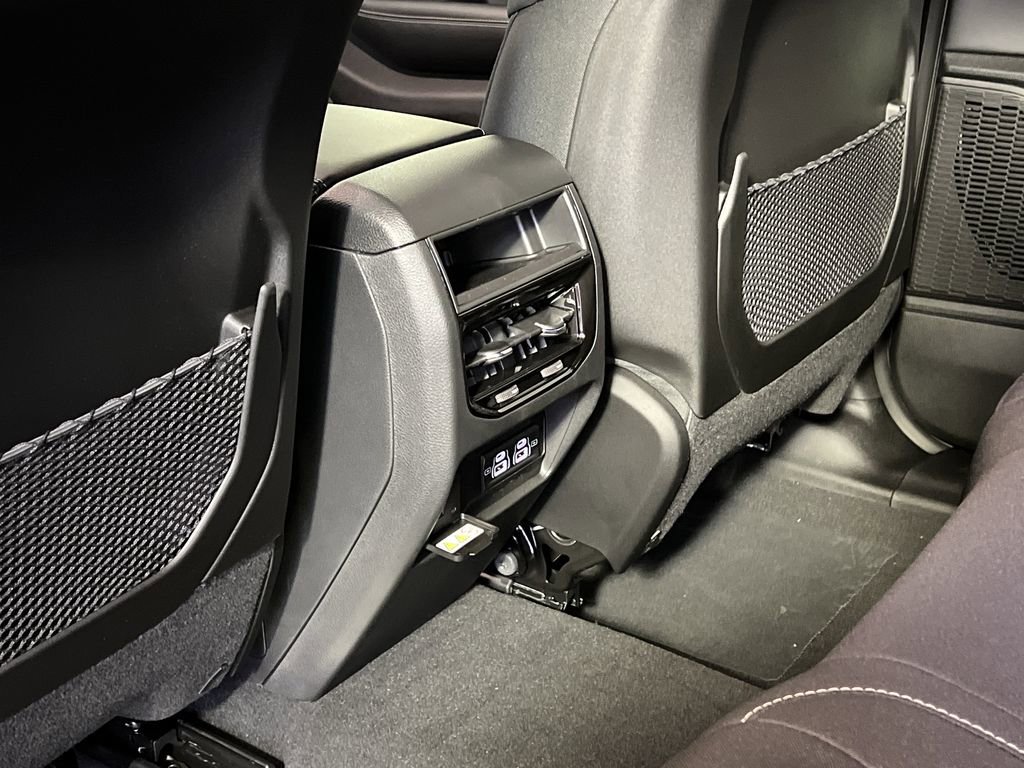 New 2025 Jeep Grand Cherokee Laredo image 30