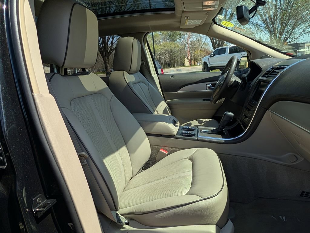 Used 2014 Lincoln MKX AWD w/ Equipment Group 102A image 19
