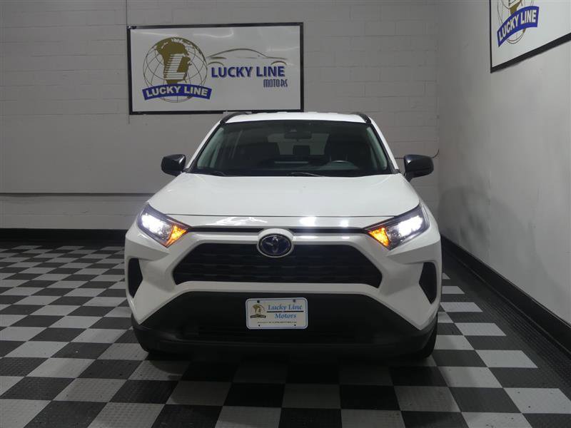 Used 2021 Toyota RAV4 LE image 2