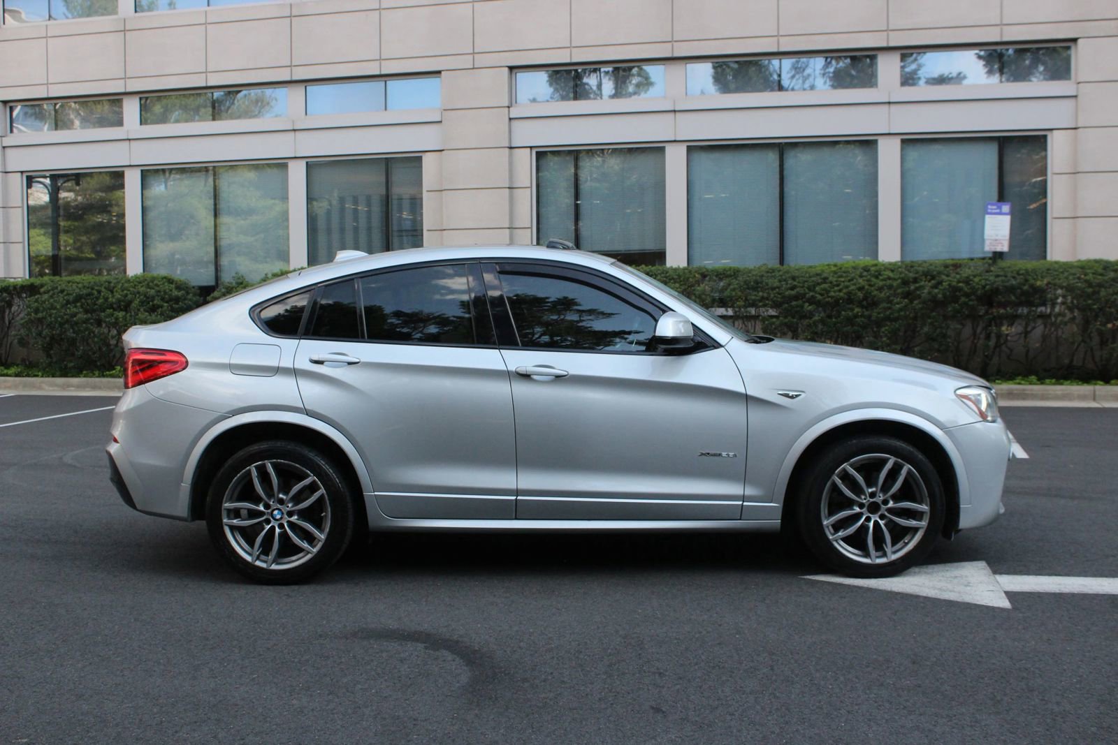 Used 2017 BMW X4 xDrive28i AWD/4WD image 6