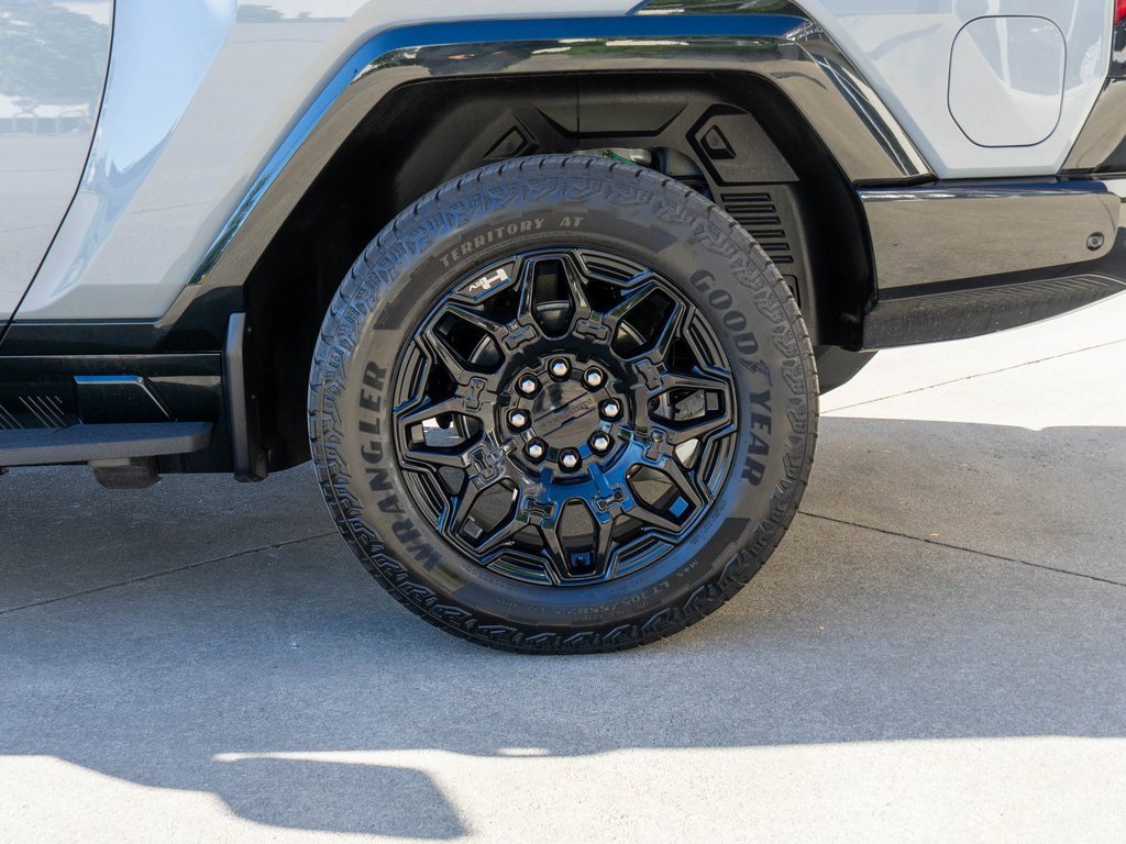New 2025 GMC Hummer EV 3X w/ LPO, Dark Essentials Package image 34