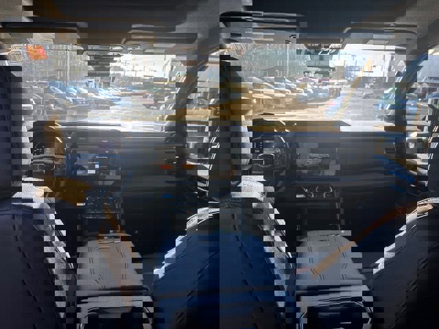 New 2025 GMC Sierra 2500 AT4 w/ AT4 Premium Plus Package image 38