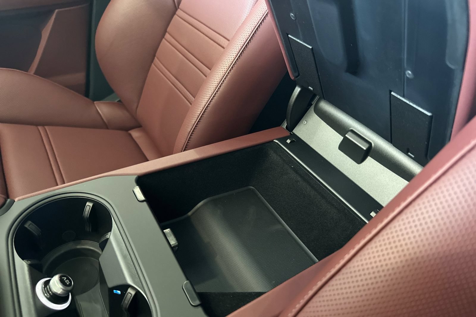 New 2025 Porsche Cayenne Turbo AWD/4WD image 27