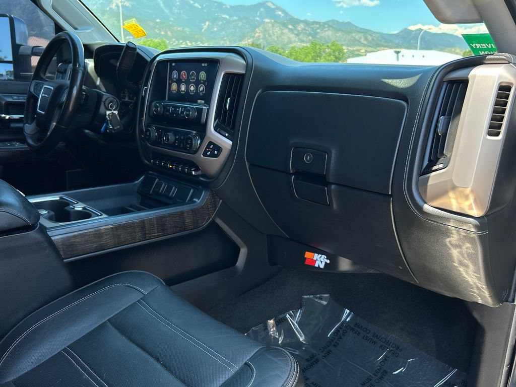 Used 2016 GMC Sierra 2500 Denali w/ Duramax Plus Package AWD/4WD image 8