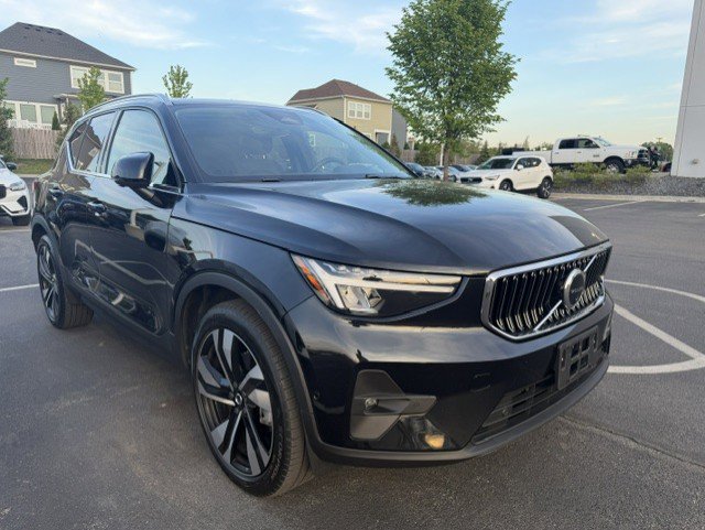 Used 2023 Volvo XC40 B5 Ultimate w/ Protection Package Premier AWD/4WD image 10